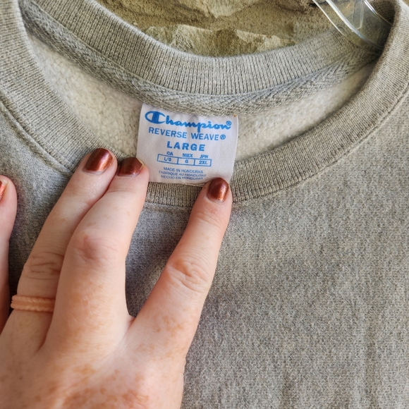 Champion Sweatshirt - Picture 4 of 6